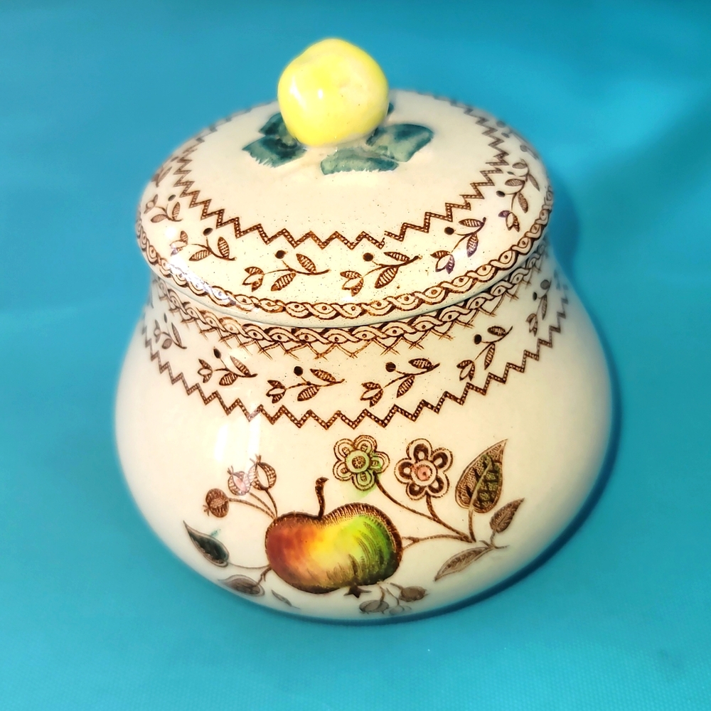 Johnson Bros Fruit Sampler  Pattern Sugar Bowl with lid-   England